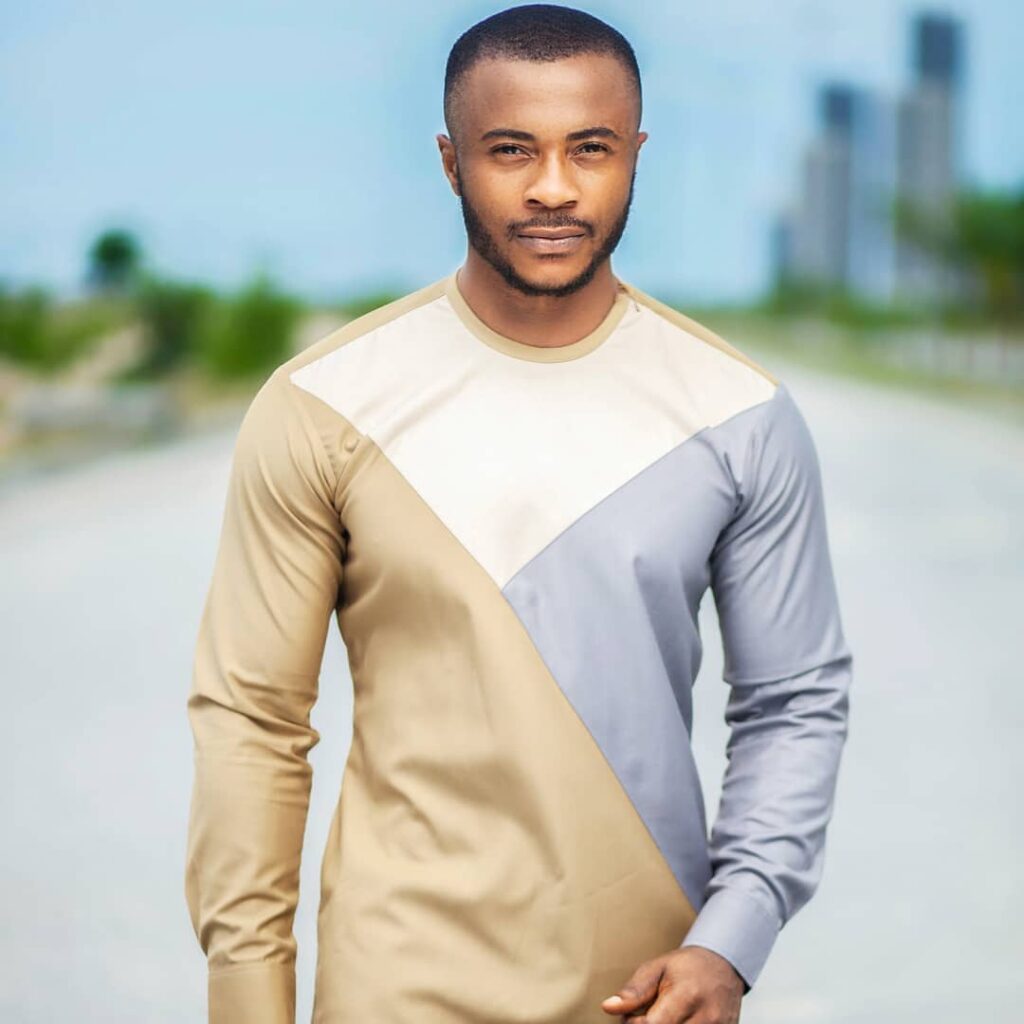 Latest Fashion In Nigeria For Men-(SENATORS/AGBADA)
