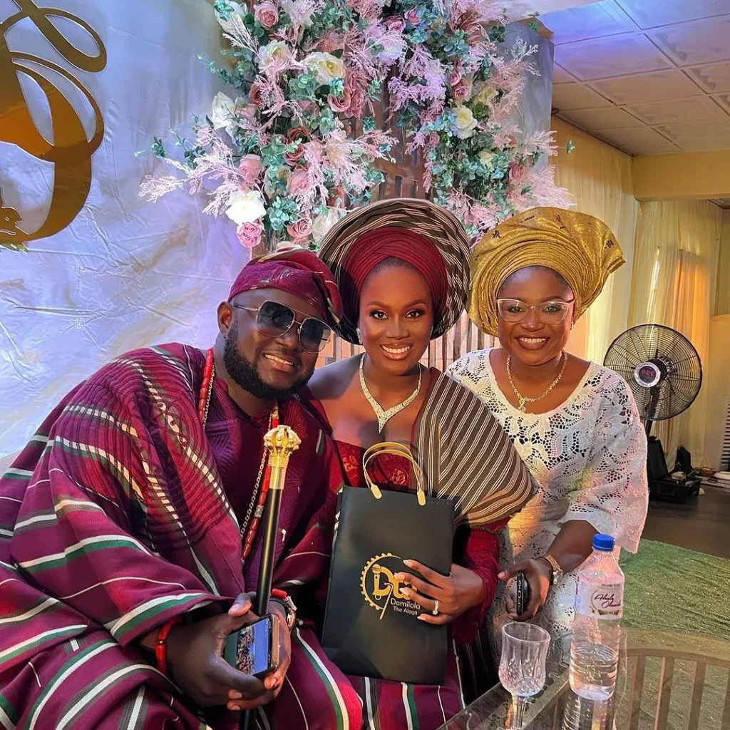 Yoruba tired for the family on traditional marriage day