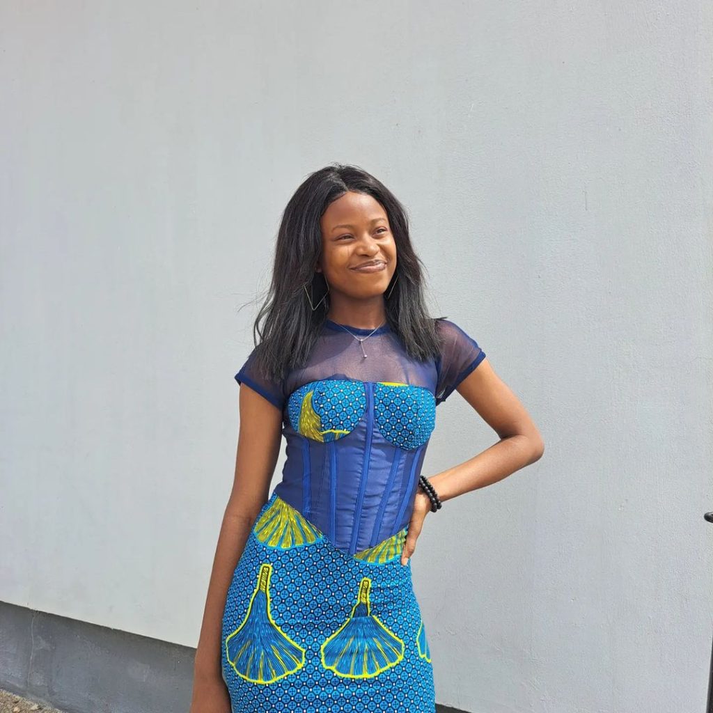 ankara corset top - The corset style saves you the stress of having to wear girdle knowing your dress is made to SNATCH!!! Here are pictures of corset aso ebi ...