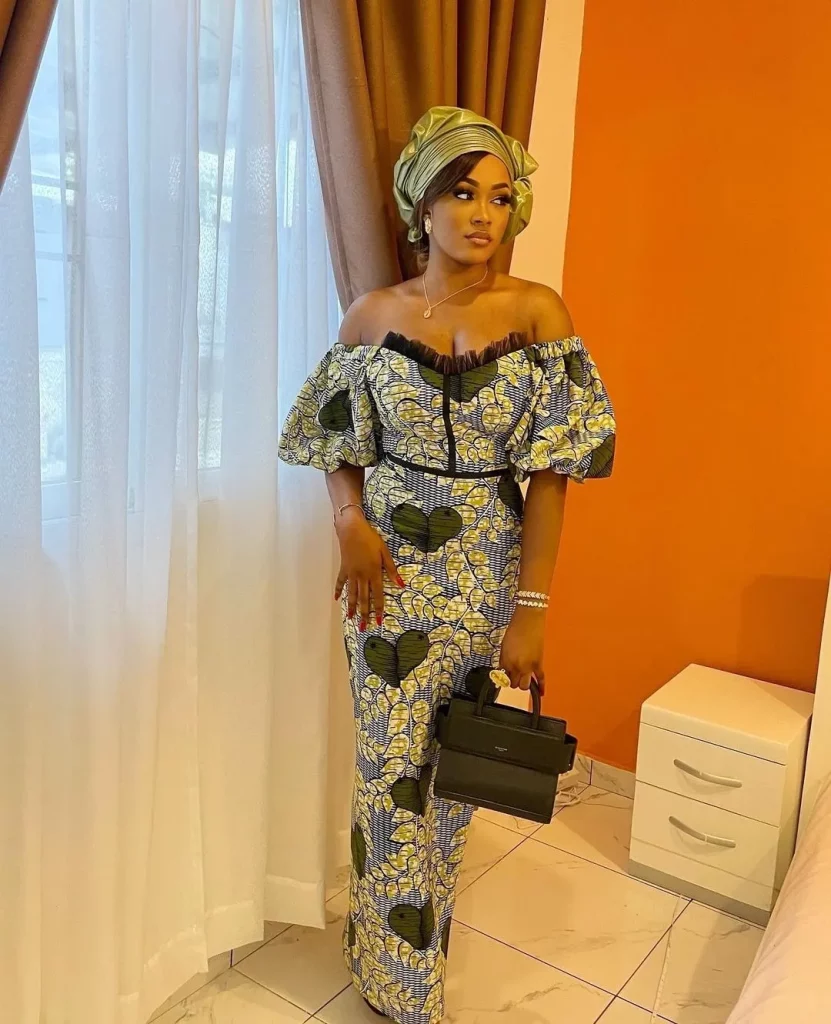 
Ankara Fashion: Take a Break from Corset Trend with Gorgeous Style