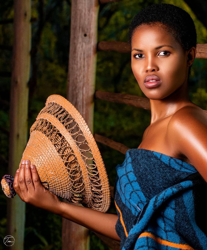 Basotho women are known for wearing long skirts and dresses in a variety of colors, with a blanket on top to keep warm