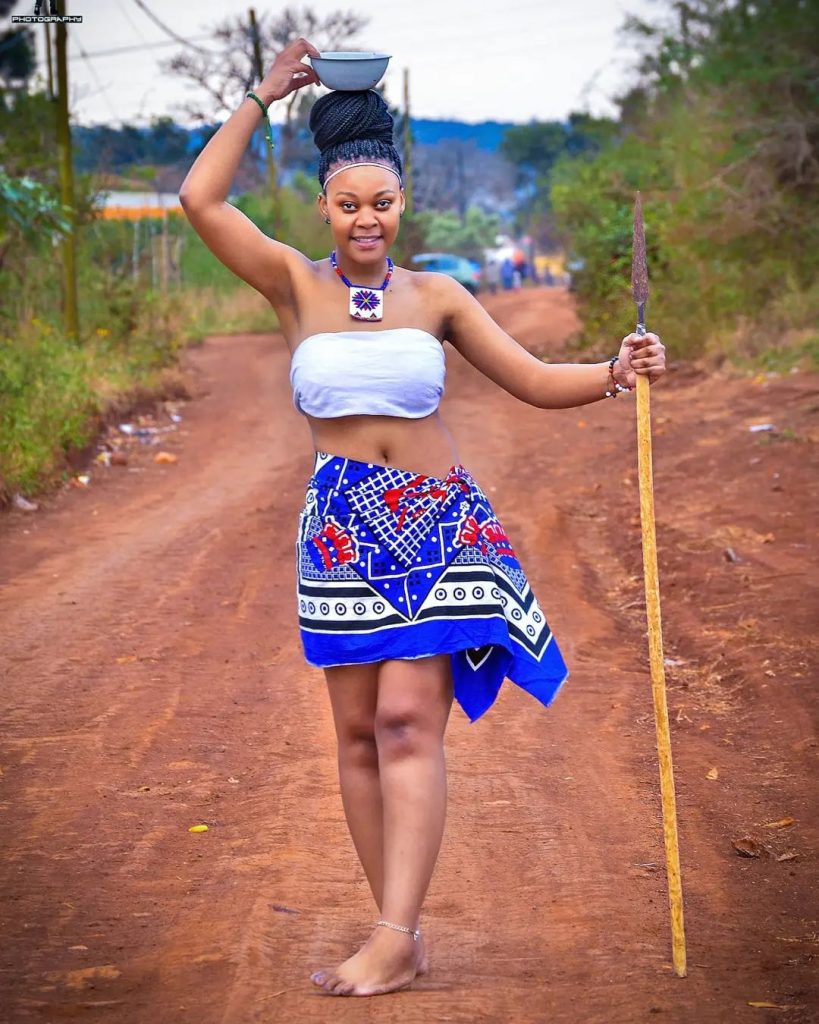 How to wear African Swazi female traditional costume