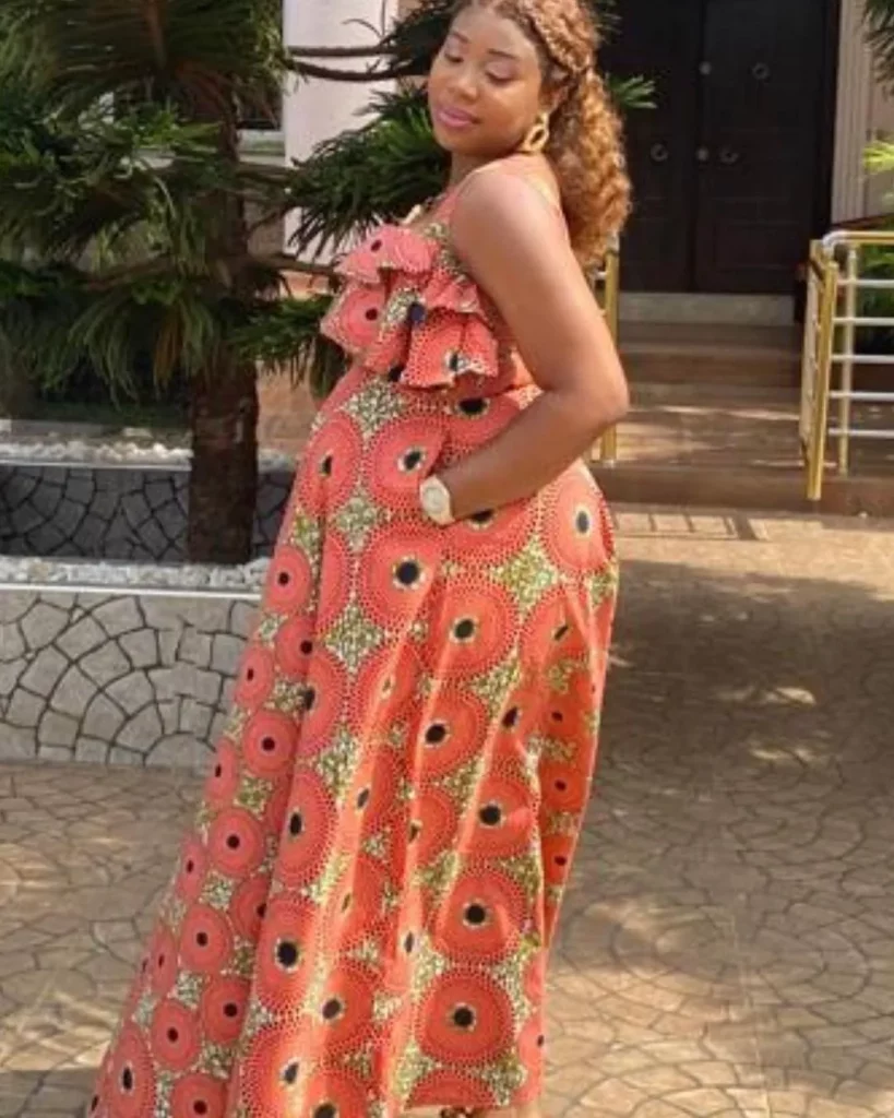 
Simple and beautiful Ankara maxi gown styles for every classy 