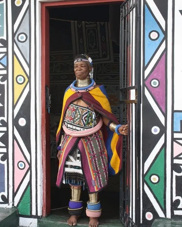 isigolwani worn around the necks, arms, legs and waist of ndebele people