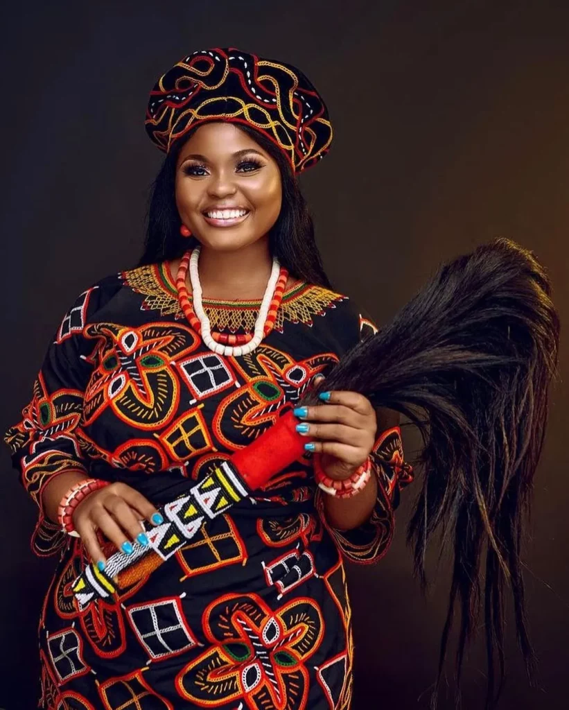 Cameroon Traditional Attire Toghu/Atoghu/Boubou Hand Enbroidered