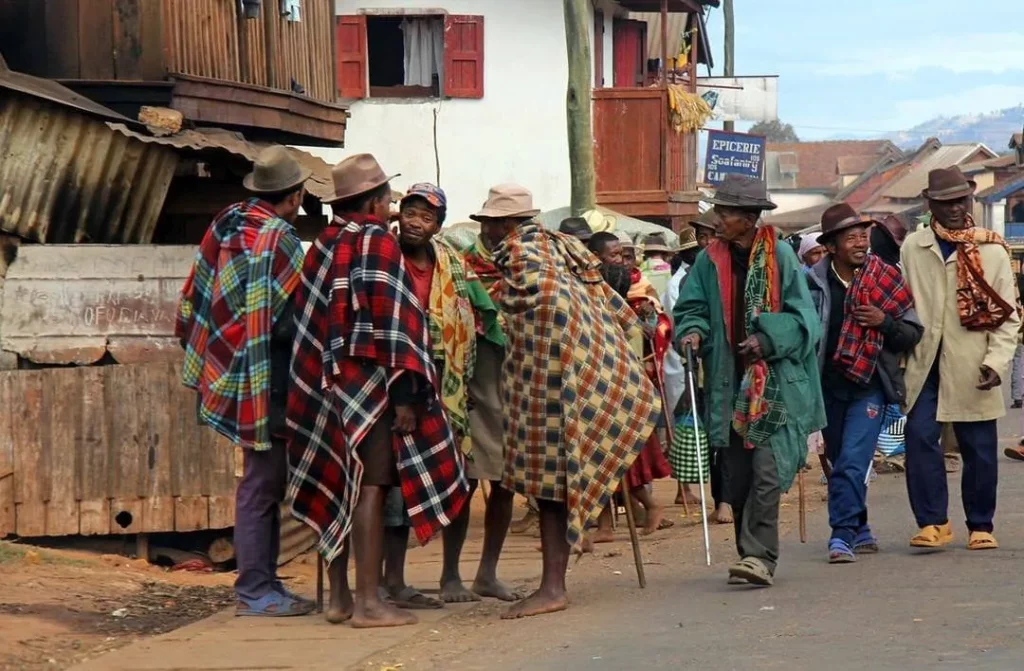 Traditional Madagascar Clothing: Lamba