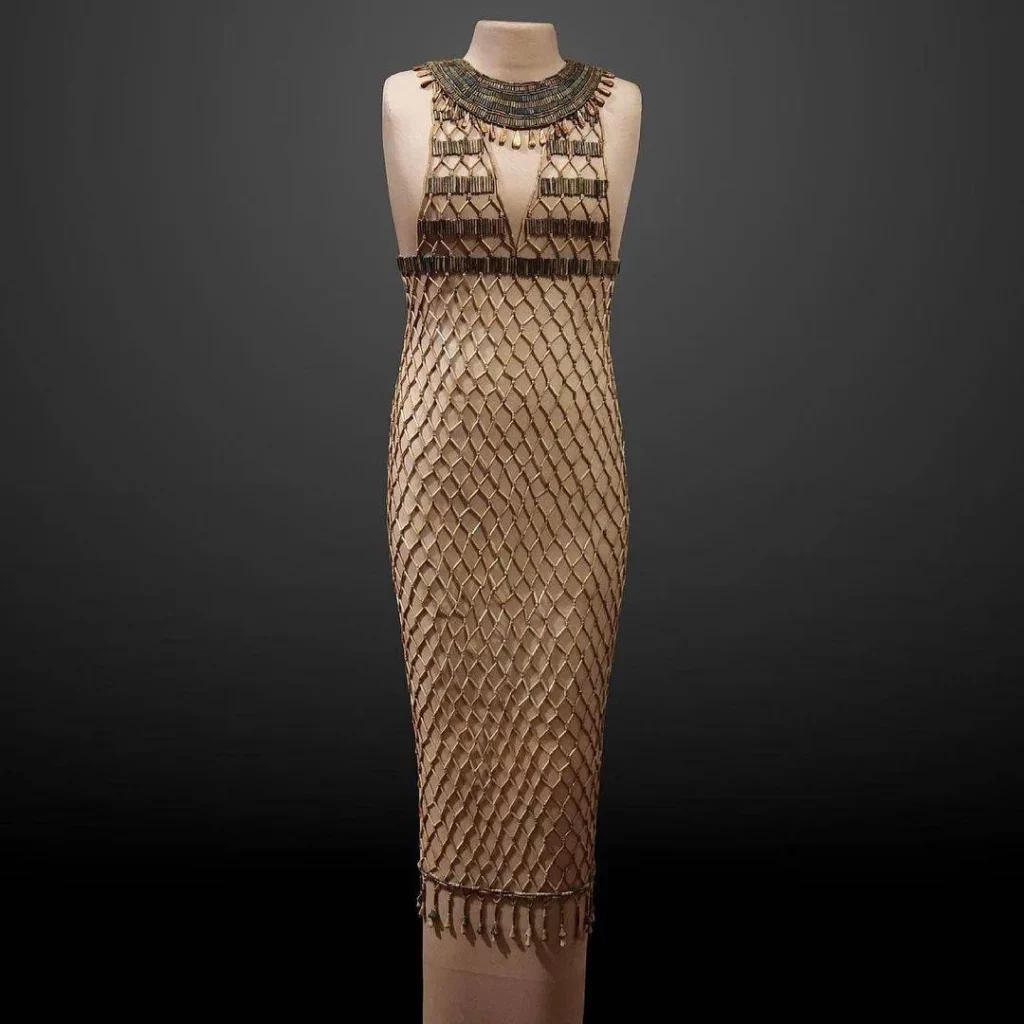 female egyptian clothing