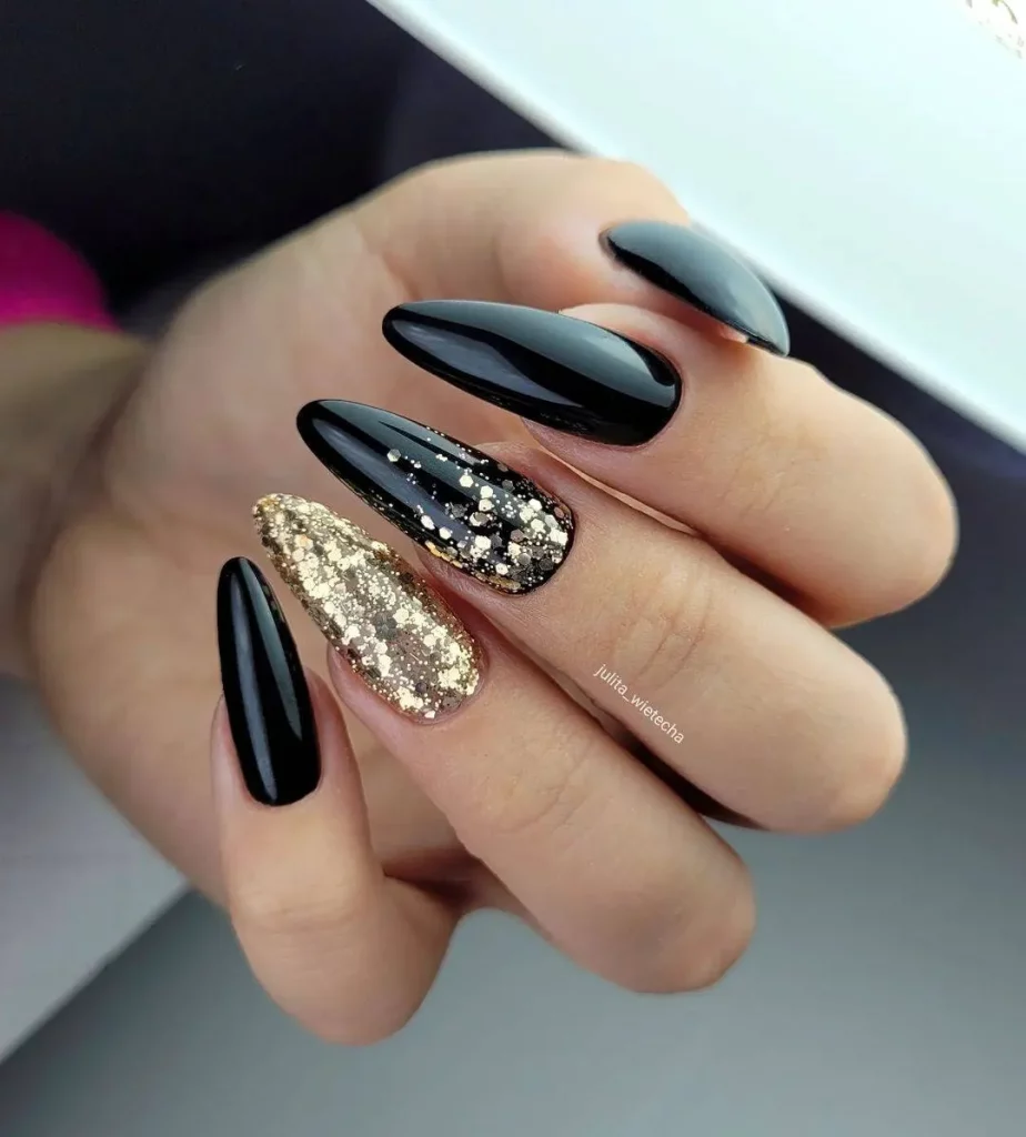 Dramatic Black Nails to Guide You in Fashion Style