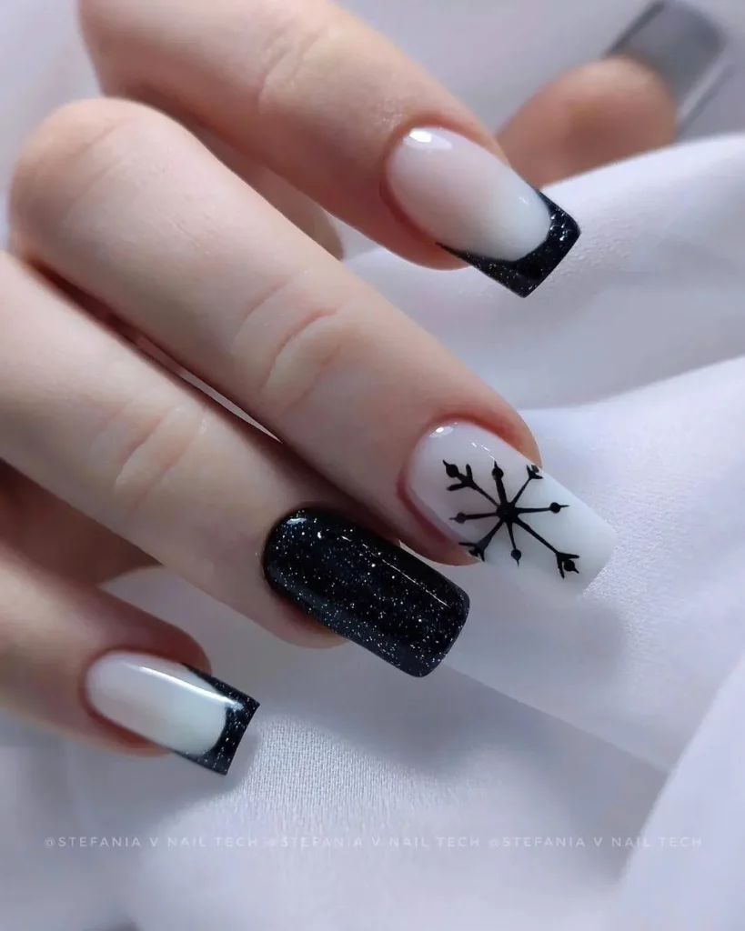 Black nails design