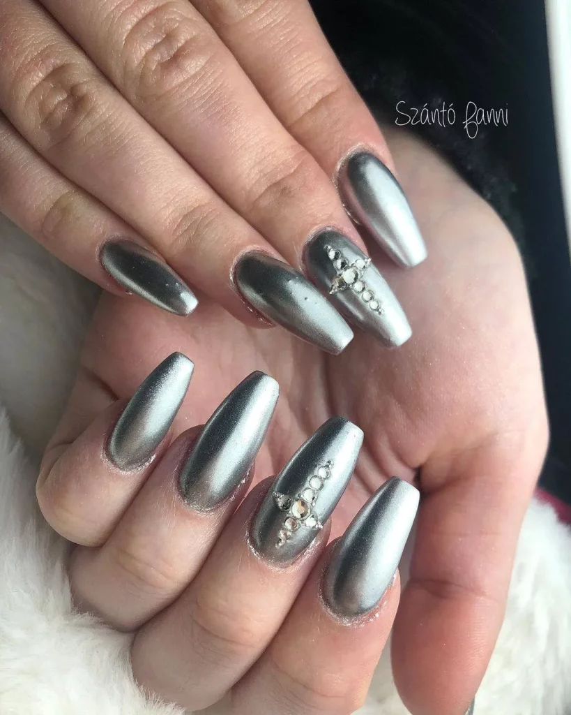 Nail Art Ideas with Silver Accents 