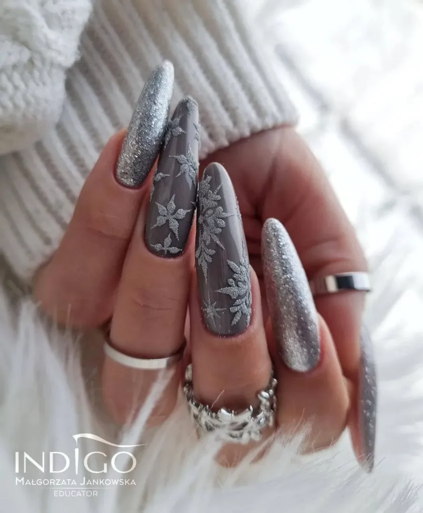 Elegant Silver Nail Art Designs 