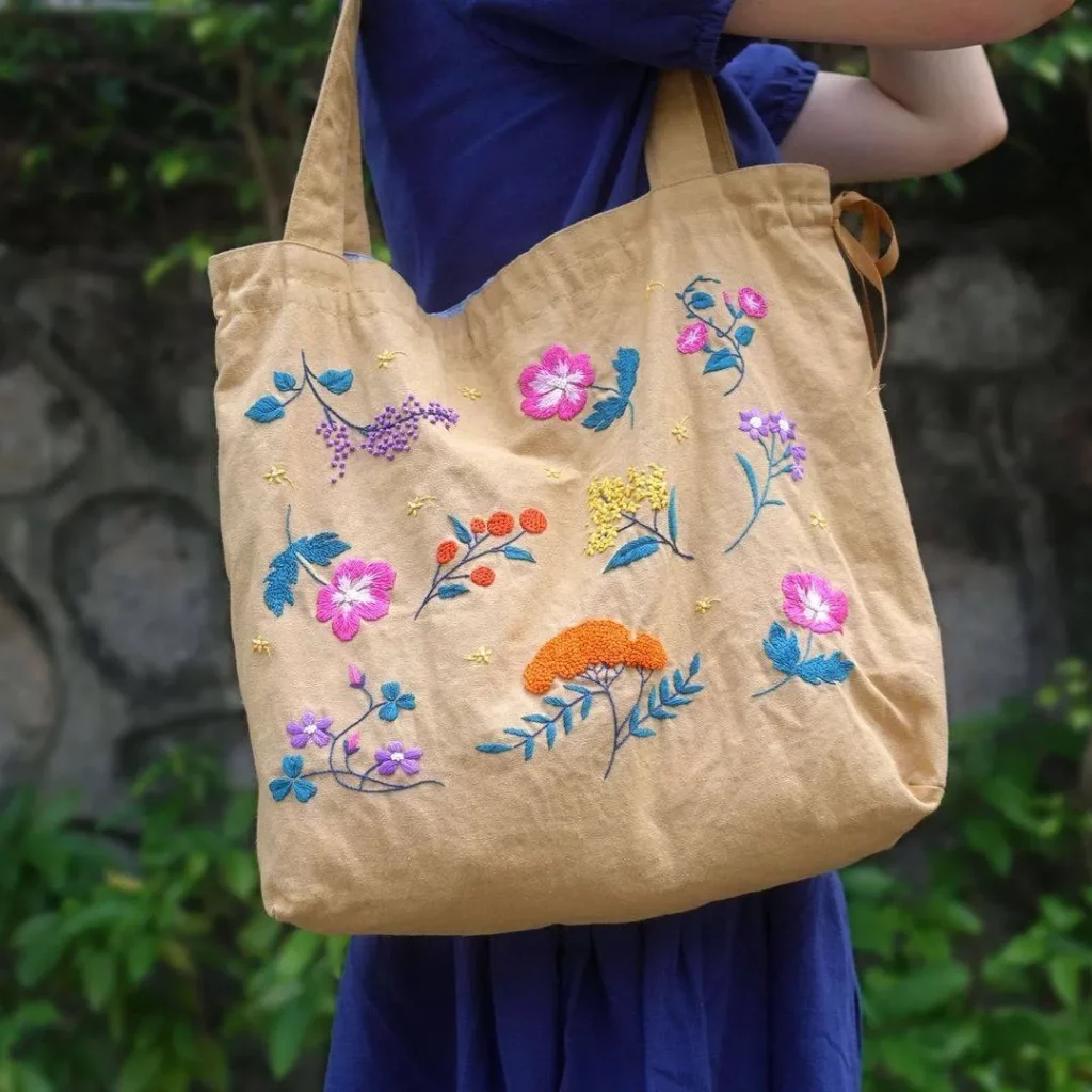 Minimalist tote bag designs
