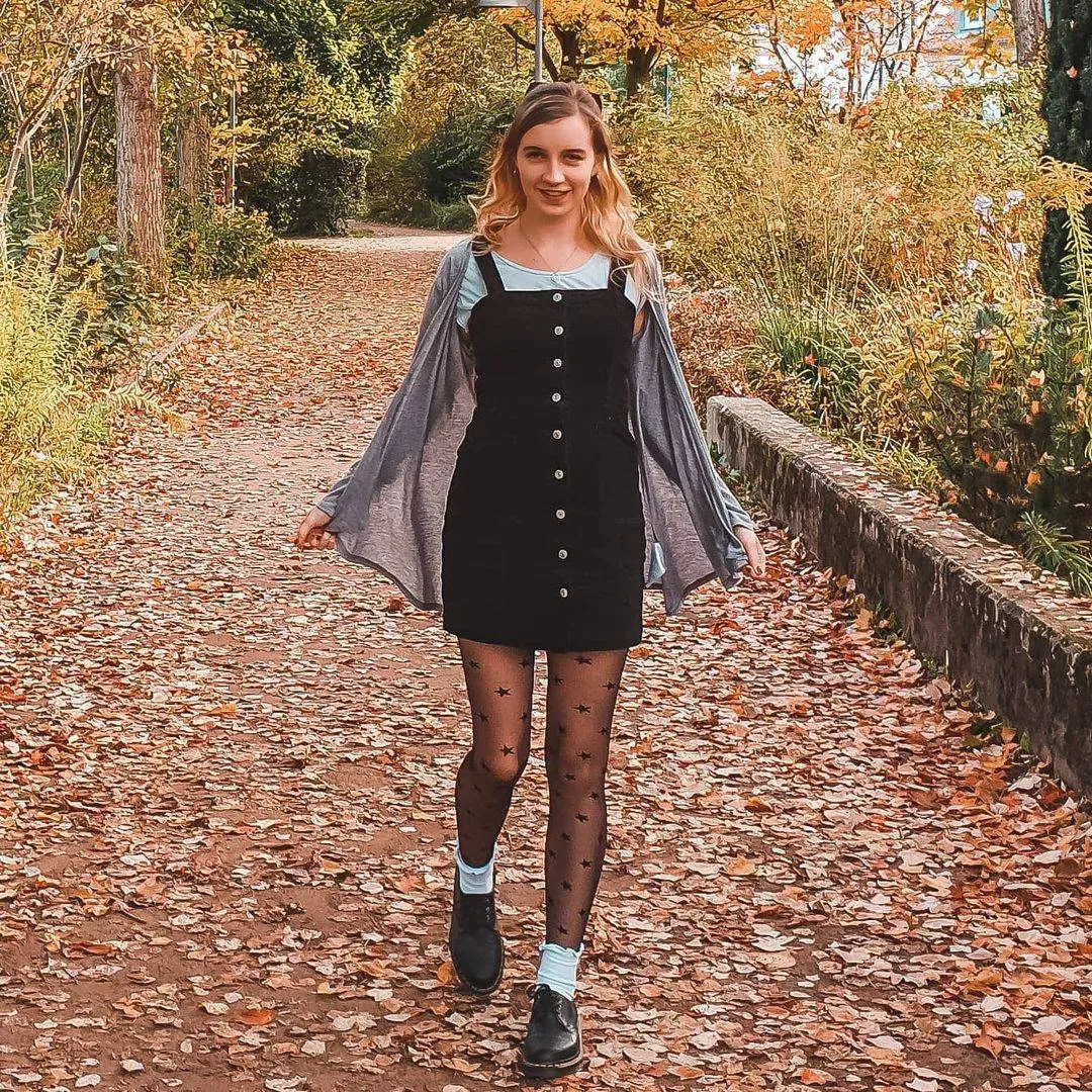 Pinafore Dresses For Women: Styling Tips & Pictures pinafore dresses for women
