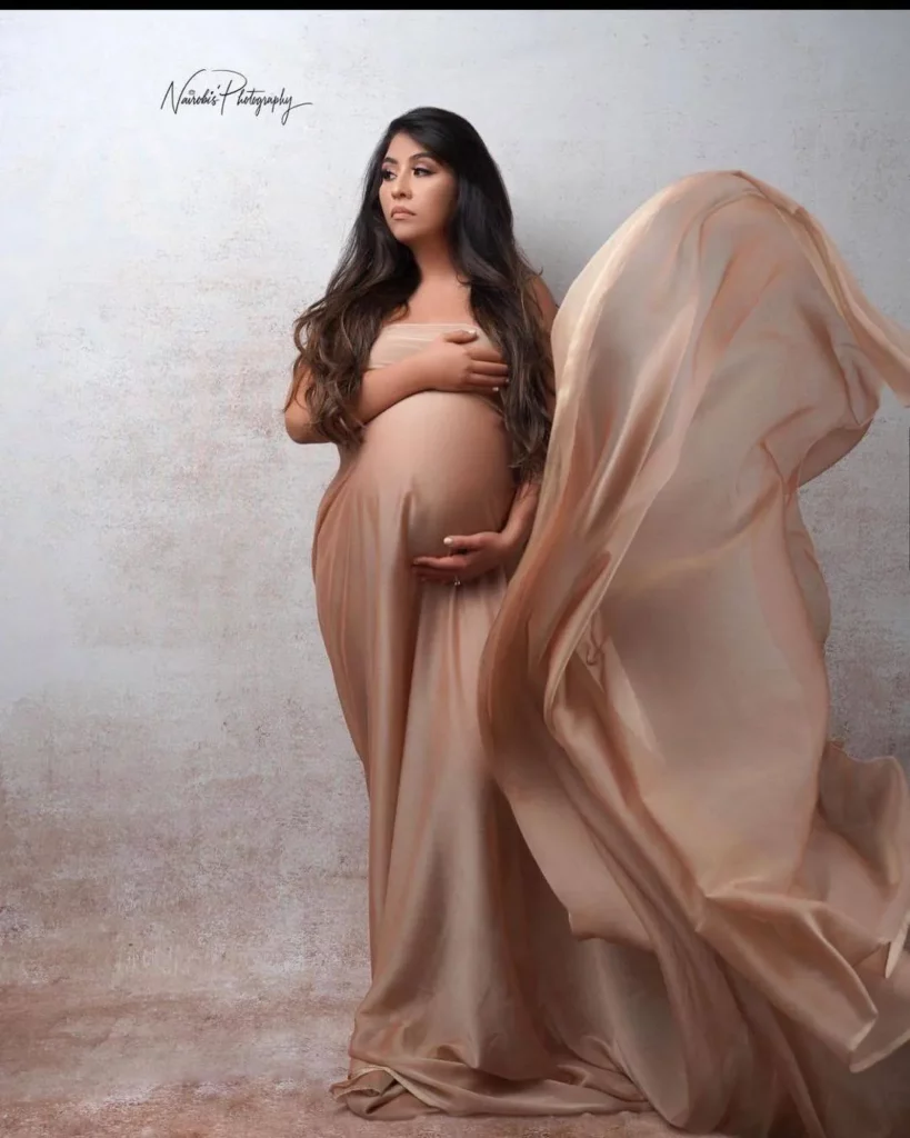 Maternity Photo Shoot Dresses To Show Off Your Bump