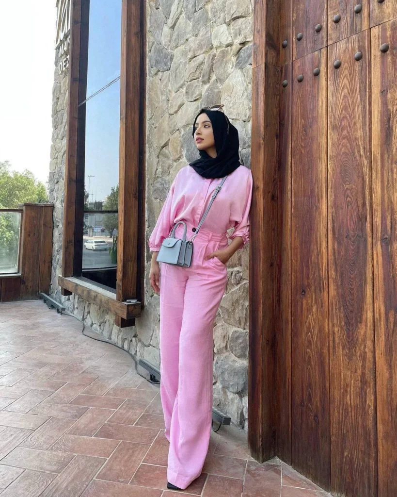 How to Style Pink Pants for Women